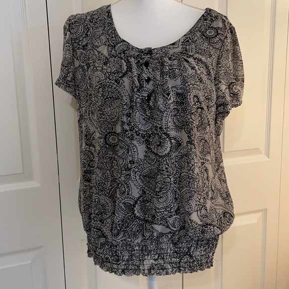 Apt. 9 Tops - Apt 9 Gray/Black Print Pullover Blouse SZ L